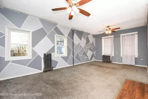 2 Ferguson Pl, Dunmore, PA 18509 photo 6