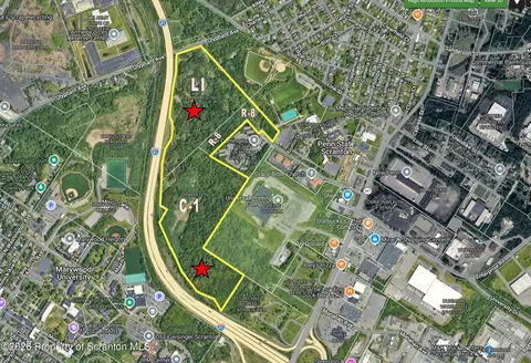 154 University Dr, Dunmore, PA 18512