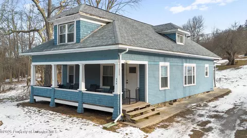 554 Gravity Rd, Lake Ariel, PA 18436