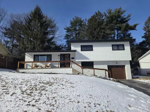213 Karen Dr, Scranton, PA 18505