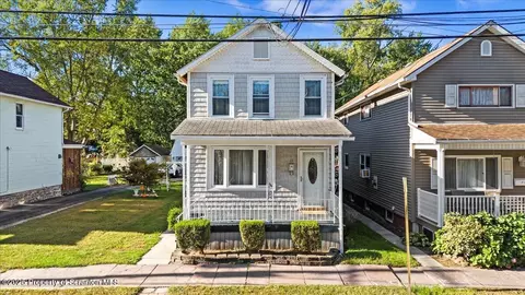 15 Manhattan St, Ashley, PA 18706