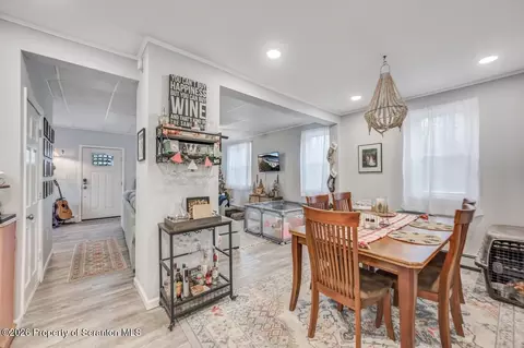 Dining - 35 E Franklin St, Shavertown, PA 18708 photo 4 of 5