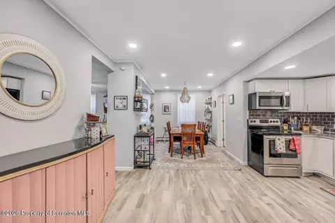 Entry Way - 35 E Franklin St, Shavertown, PA 18708 photo 9 of 17