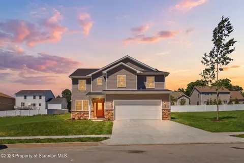 517 Poppy Ln, Moosic, PA 18507