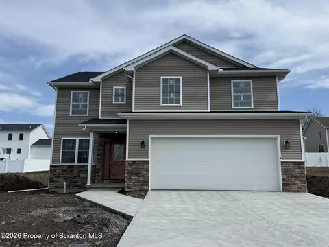 517 Poppy Ln, Moosic, PA 18507