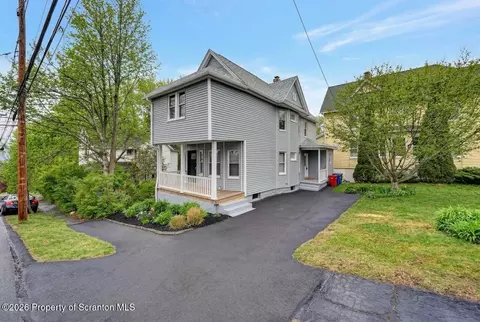 819 Poplar St, Dunmore, PA 18512