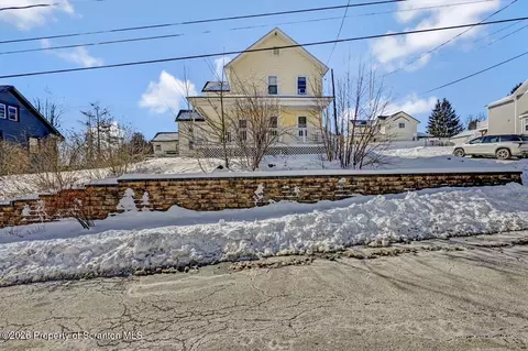 117 W Line St, Olyphant, PA 18447