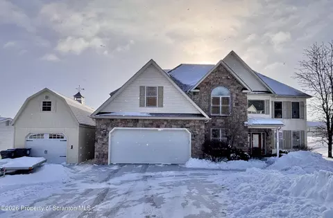 414 Callahan Dr, Jermyn, PA 18433