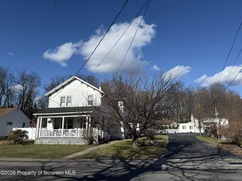 428 Keystone Ave, Peckville, PA 18452