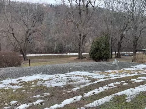 279 Bowfin Ln, Laceyville, PA 18623