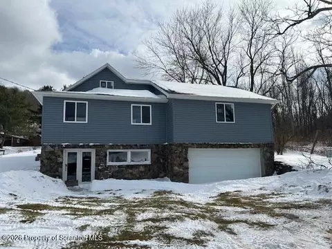 228 Carey Rd, Jermyn, PA 18433