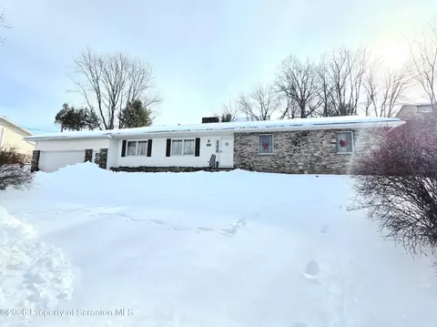 906 Violet Ter, Clarks Summit, PA 18411