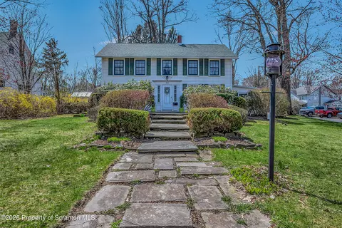 324 Cedar St, Montrose, PA 18801