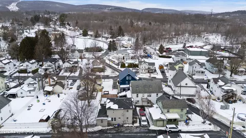 411 413 Traviss Aly, Peckville, PA 18452