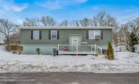 1114 Springbrook Ave, Moosic, PA 18507