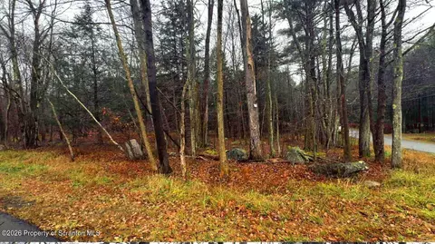 S Lehigh River Drive, Gouldsboro, PA 18424