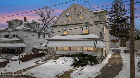 108 Reeves St, Dunmore, PA 18512