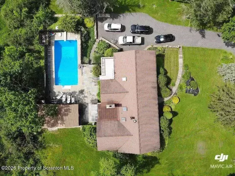 717 N Abington Rd, Clarks Summit, PA 18411
