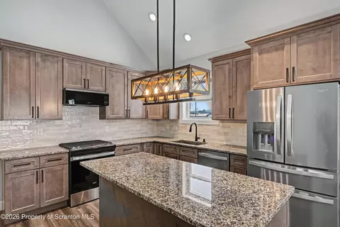 Kitchen - 115 E Pine St, Dunmore, PA 18512 photo 3 of 4
