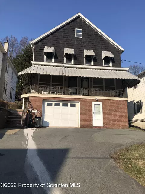 22 Owego St, Simpson, PA 18407