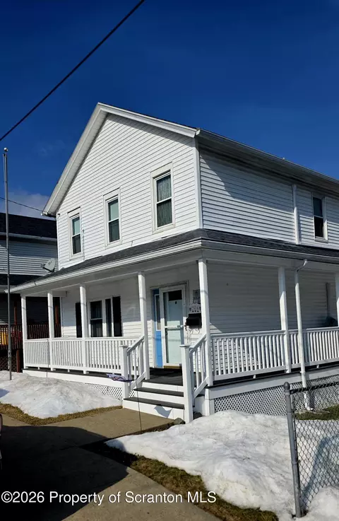 208 W Taylor St, Taylor, PA 18517