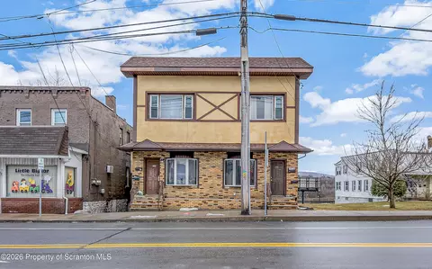 118-120 N Main St, Taylor, PA 18517