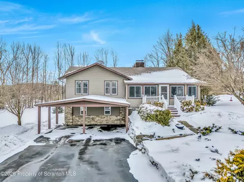 21 Buena Vista Dr, Covington Twp, PA 18444