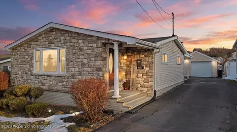 3709 Winfield Ave, Moosic, PA 18507