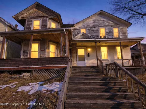 86-86 12 Belmont St, Carbondale, PA 18407