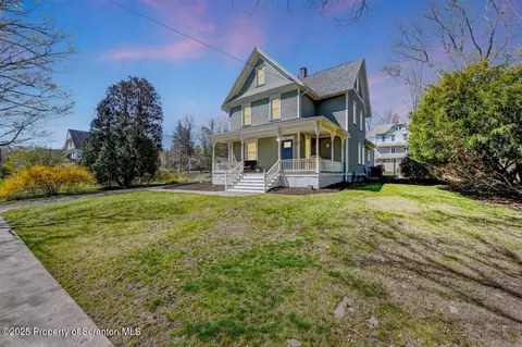 112 Weatherby St, Dalton, PA 18414