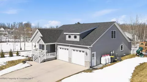 252 Mountainview Dr, Jefferson Twp, PA 18436