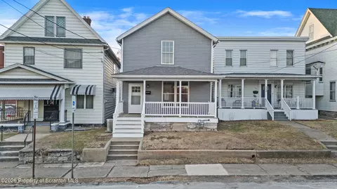 302 Delaware Ave, Olyphant, PA 18447