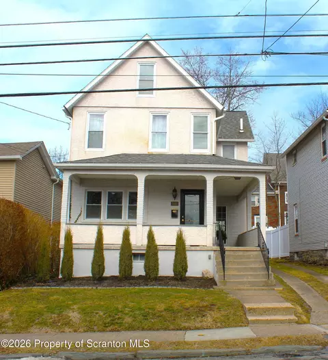 2025 Delaware St, Dunmore, PA 18512