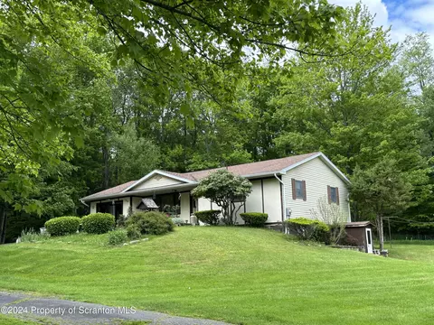 199 Petrilak Rd, Greenfield Township, PA 18407