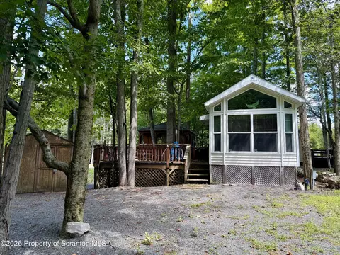 44 Cedar Dr, Covington Twp, PA 18424