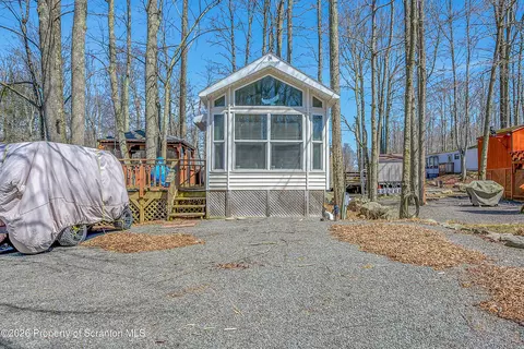 44 Cedar Dr, Covington Twp, PA 18424