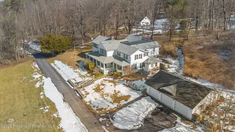 502 Gravel Pond Rd, South Abington, PA 18411