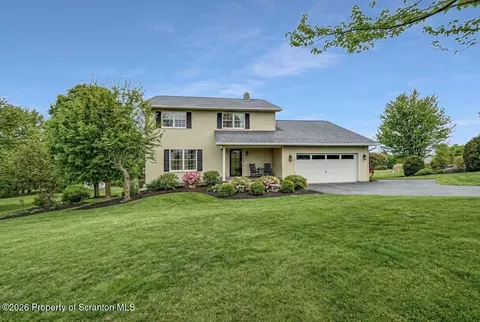 15 Longview Ter, Scott Twp, PA 18447