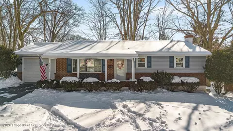 607 Meadow Ln, Clarks Summit, PA 18411