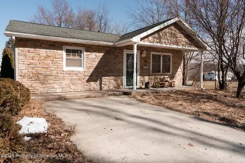 36 Nesbitt St, Larksville, PA 18651