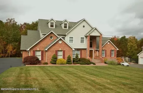 125 Lakeview Dr, Scranton, PA 18505