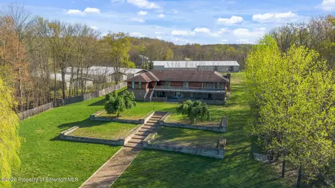 434 Hemlock Rd, Waymart, PA 18472