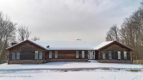 434 Hemlock Rd, Waymart, PA 18472
