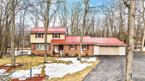 102 Gristmill Ter, Milford, PA 18337