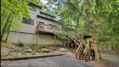 259 Sandlewood Dr, East Stroudsburg, PA 18301