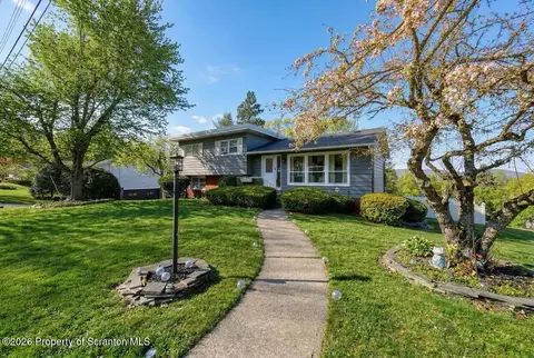 19 Leslie Dr, Scranton, PA 18505