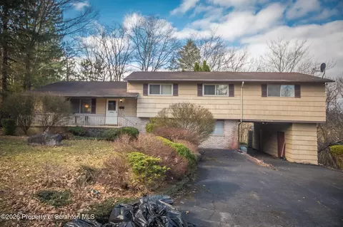 105 Rhonda Dr, Scranton, PA 18505