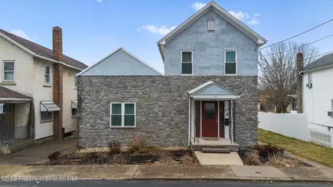127 Broadhead St, Old Forge, PA 18518