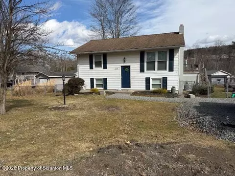 216 Holly Pl, Tunkhannock, PA 18657