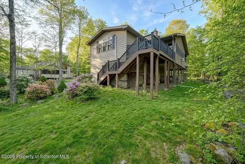 341 Packanack Dr, Clifton Twp, PA 18424